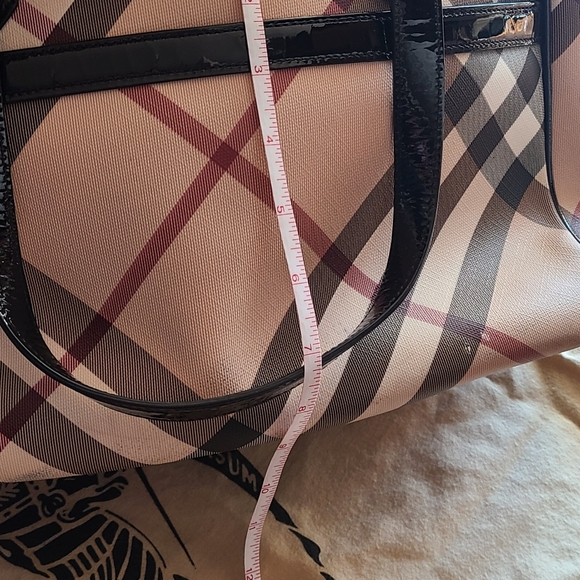 Sale today only*Authentic Burberry Nova Check Tote - Picture 12 of 12